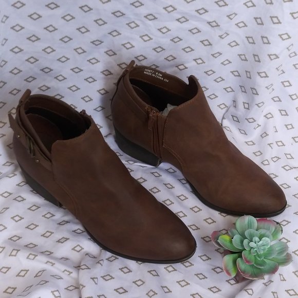 Madden Girl Shoes - Madden Girl Dark Brown Ankle Boots Size 9